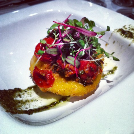 Paillot de chèvre en croûte panko et tomates confites