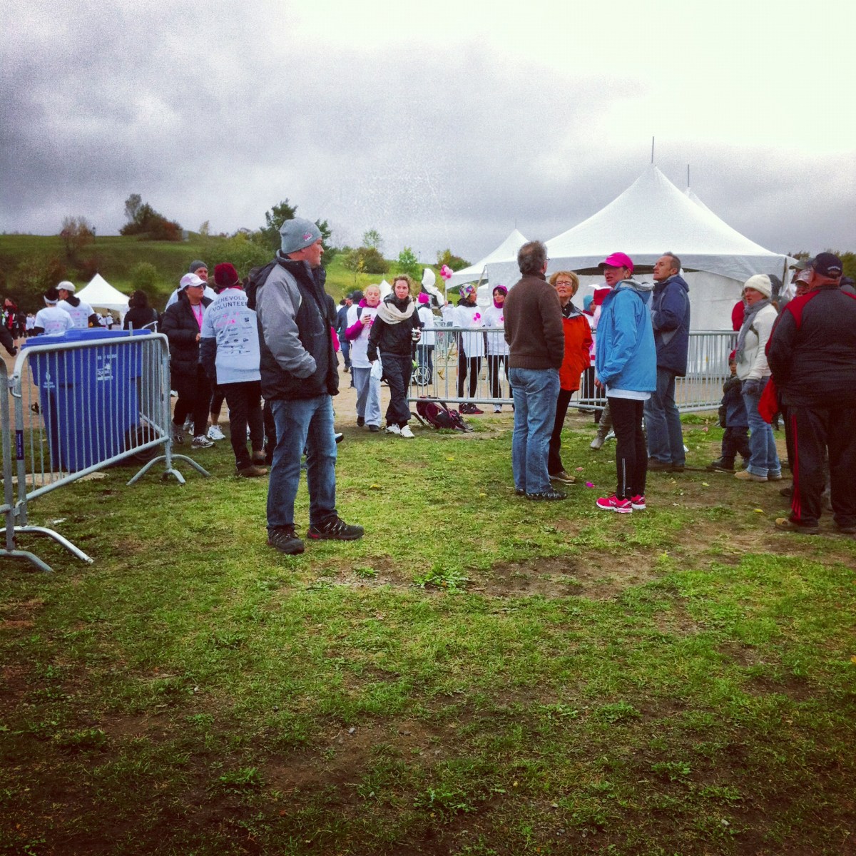 Le temps était gris et glacial