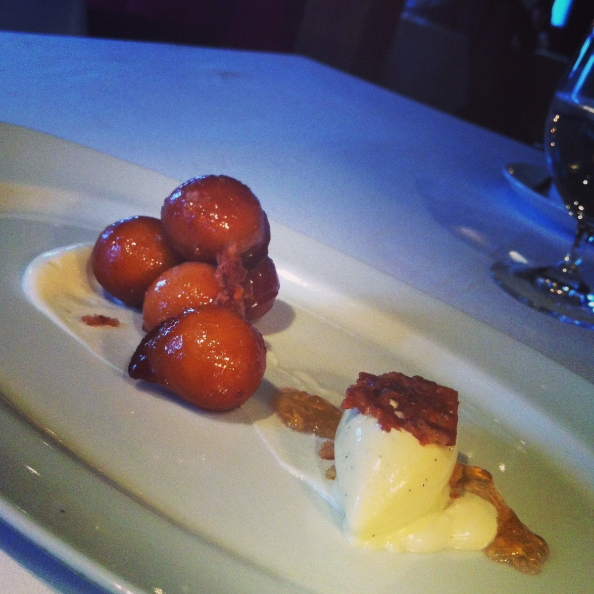 Beignet à l'érable, glace à la vanille