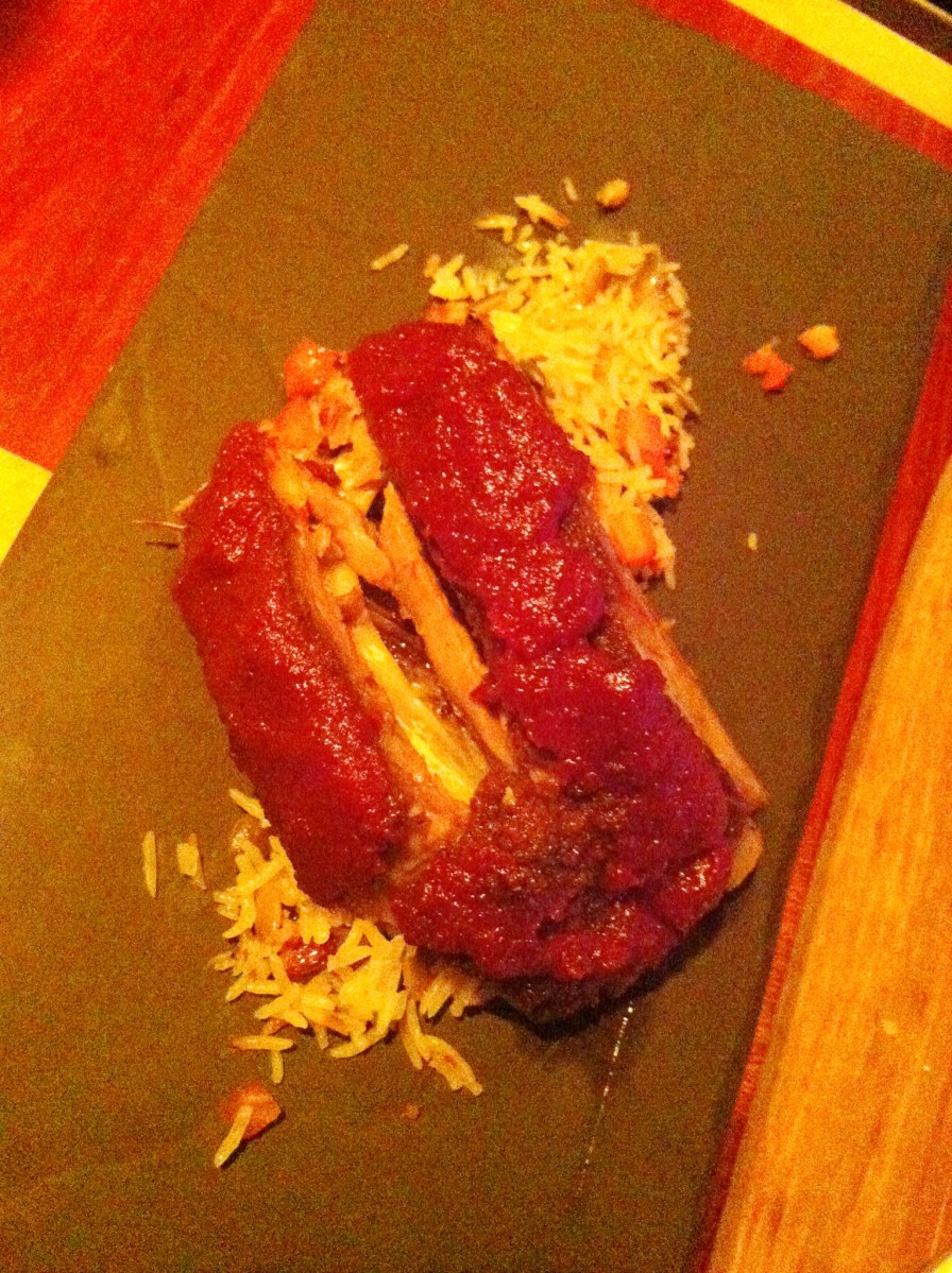 Côtes levées de porc, mélasse de sumac, basmati pilaf