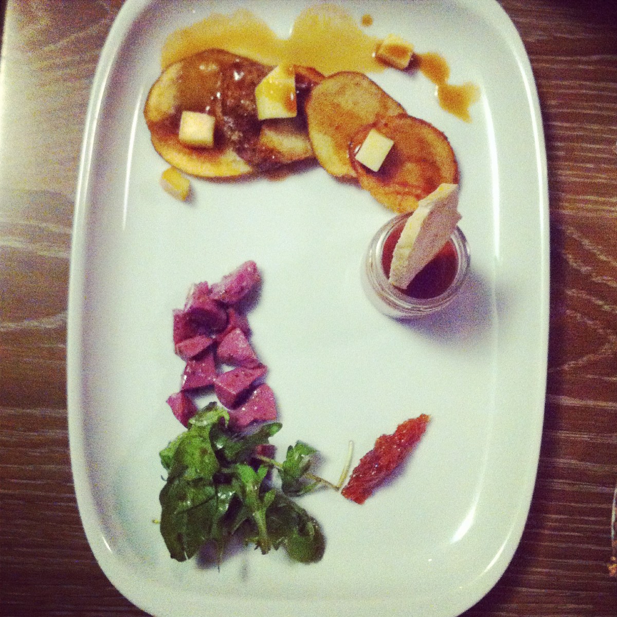 Pic Assiette du Tournebroche: Poutine Tournebroche, salade de gésiers de canard, mousse de foie de volaille