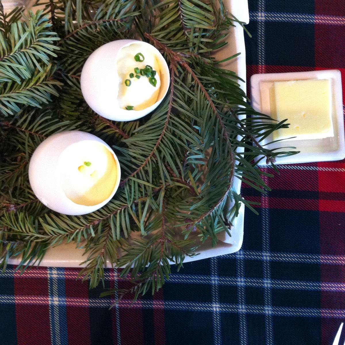 Brouillade d’œuf en coquille, poêlée de champignons sauvages et cerf déshydraté