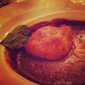 Quenelles lyonnaises à la volaille, avec sauce financière