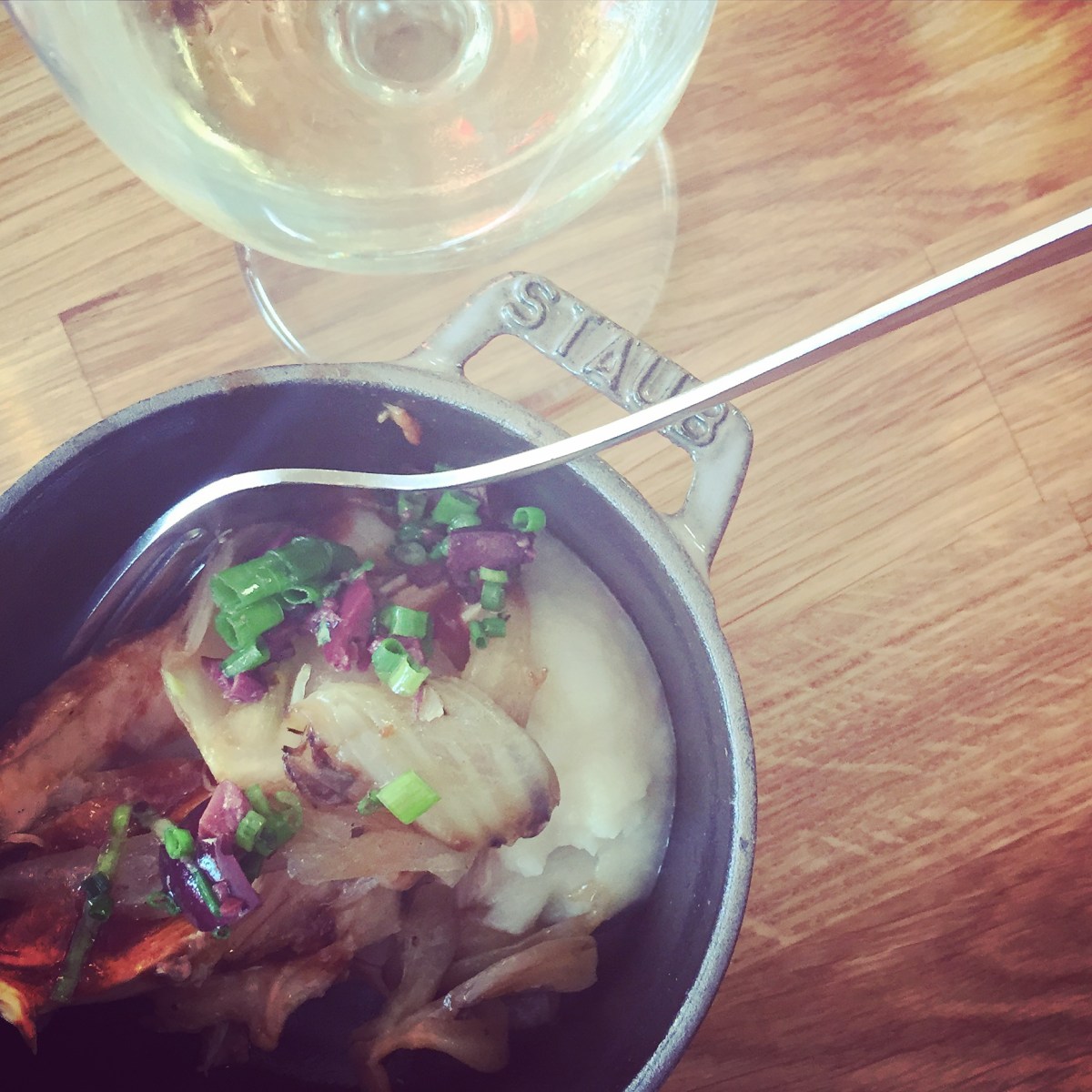 Pintade au vin blanc et tomates séchées - un autre coup de coeur.