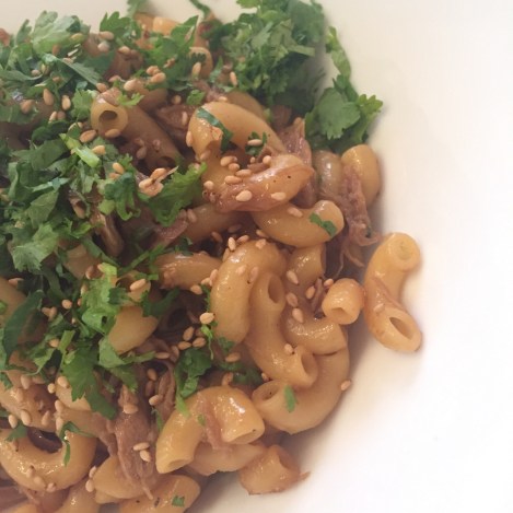 Pâtes à l'effiloché de canard confit