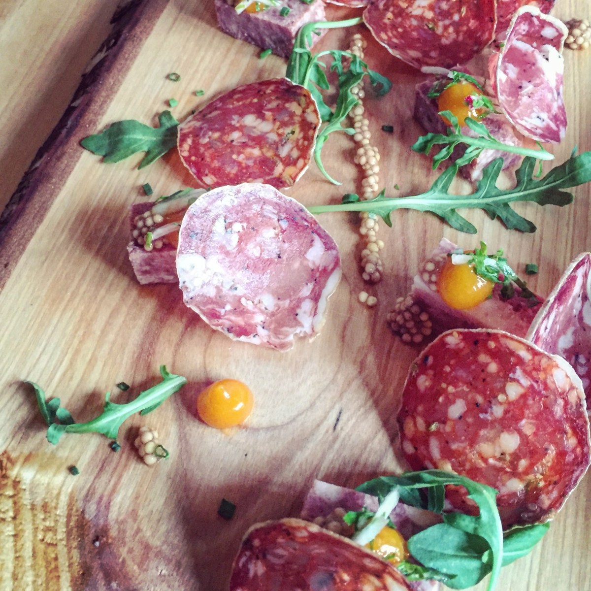 Chez Légende, les charcuteries sont faites maison.