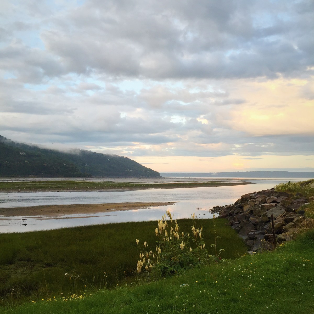 On a eu droit à un tout petit coucher de soleil et beaucop de moustiques sur le bout du quai