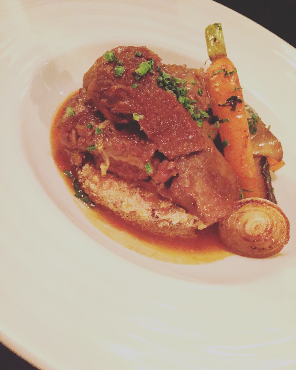 Mijoté de joue de veau, polenta aux olives