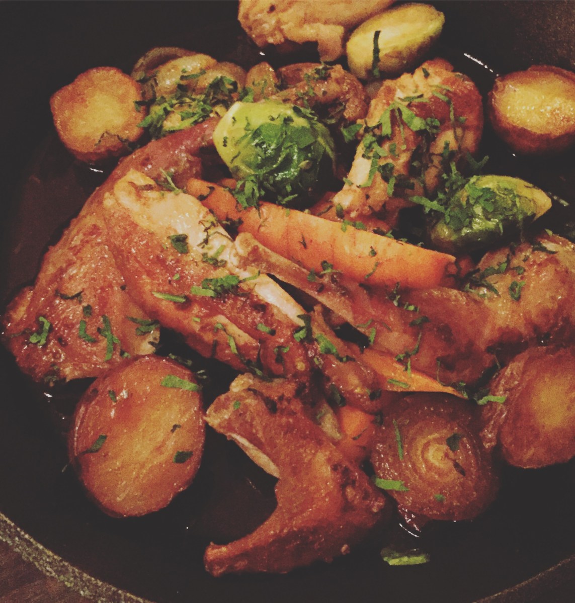 Perdrix confite et poêlée, Râgout de pomme de terres rattes, lardons, oignons