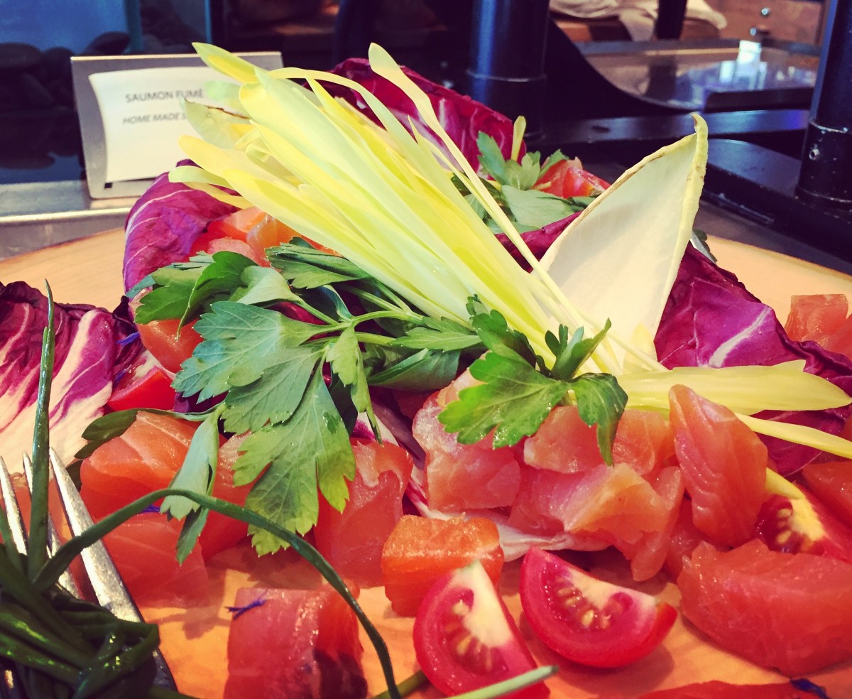 Le saumon fumé maison, dodu à souhait.